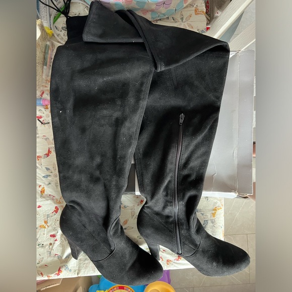 Mossimo Mariah black over the knee boots. - Picture 5 of 5